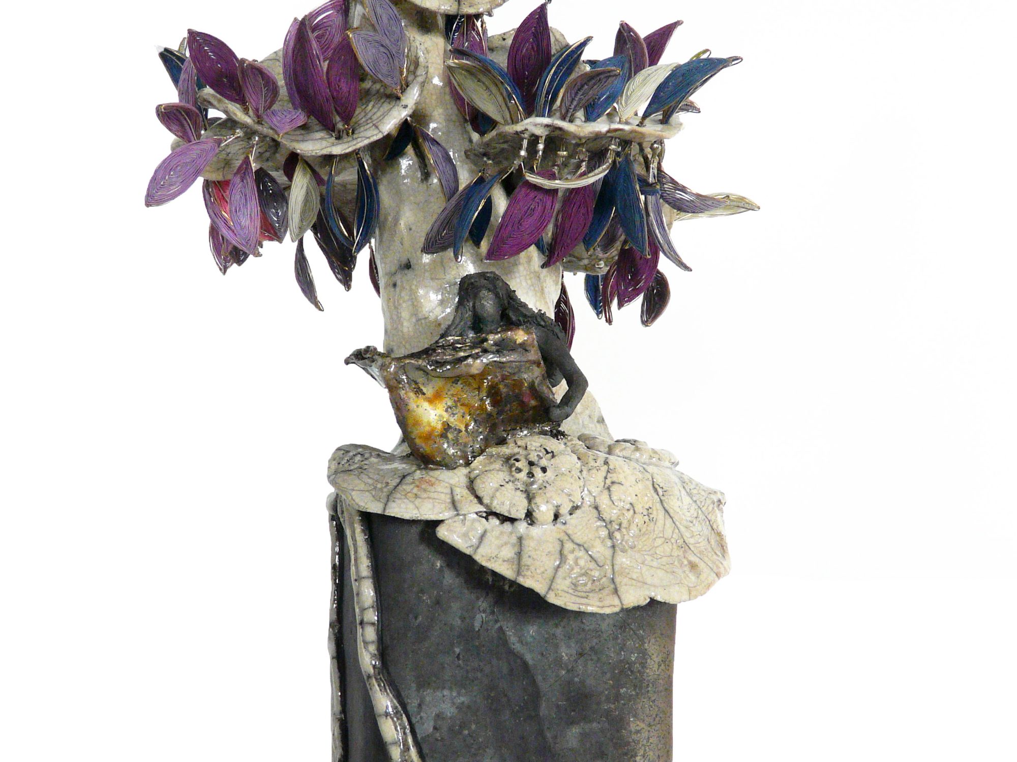 Lecture sous le Plumier en fleurs - Grès – Raku - Fils d’argents et fils de soie colorés - Sculptures céramique de Florence Lemiegre