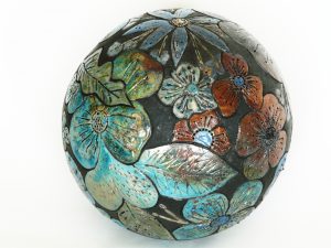 Moon de printemps - ø : 24 cm - Grès - Raku - Gravure - Oxydes - Sculptures céramique de Florence Lemiegre