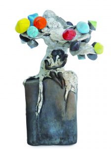 “Rendez-vous sous le Culbutotier en fleurs“ - Essence d'arbre de "La Forêt imginaire et enchantée", création de la sculptrice et céramiste Florence Lemiegre