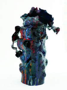Noli me tangere « Purpura Fluctus », sculpture céramique de Florence LEMIEGRE, grès noir, totem, protection des océans, biodiversité, algue marine, océans, Salon Révélation, Ateliers Arts de France, création de Florence Lemioegre, sculptrice céramiste, salon Révélations des Ateliers Arts de France, Galerie Collection