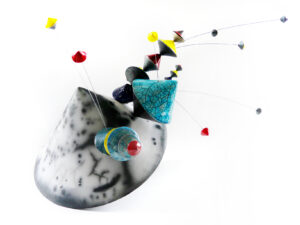 Culbutos Serendipity “Snow Bloom“ - 2023 - Œuvre de Florence Lemiegre Sculpture céramique contemporaine de l'artiste sculptrice et céramiste Florence Lemiegre - Œuvre en grès, cuisson raku et raku nu, émaillage au pinceau