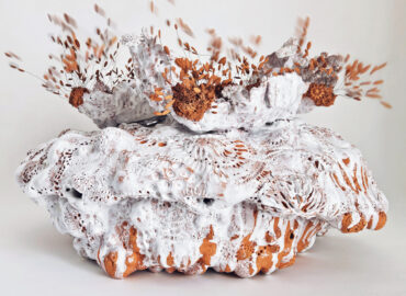 NOLI ME TANGERE PISTILS-"COROCORA"-VIBRATION - MOUVEMENTS -2025, CREATION DE FLORENCE LEMIEGRE, Noli me tangere Pistils “Cororora", création de Florence Lemiegre, Protection des océans, Vibrations, oscillations, langue océane, Sculpture céramique en faïence, terre rouge, Grand Palais, Art Capital 2026, salon Comparaisons, Neffe du Grand Palais, Les Ateliers d'art de France, concours région Ateliers d'Art de France 2026, Finaliste concours région Normandie, Carré St Cyr, La Fabrique des Métiers d'Arts au Vaudreuil